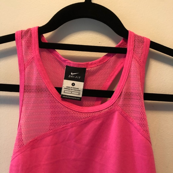 Hot pink nike - Picture 2 of 3